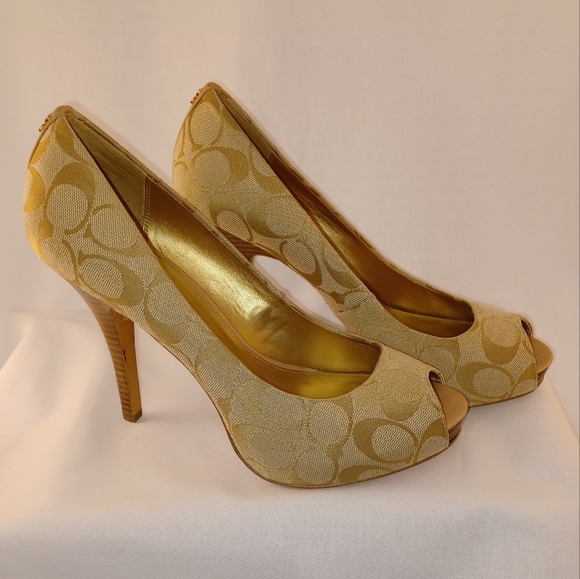Coach Peep-toe Pump Size 10 Cream and Gold - Picture 2 of 3